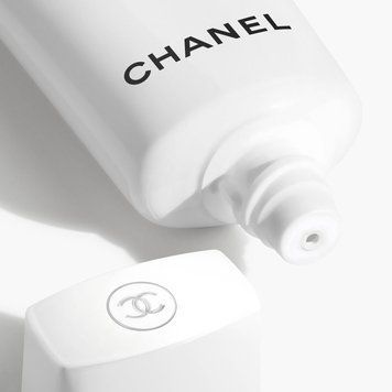 CHANEL UV ESSENTIEL 652393 фото